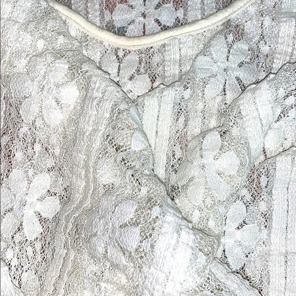 Women's Floral Lace Sheer Short Sleeve Shirt - Picture 10 of 10